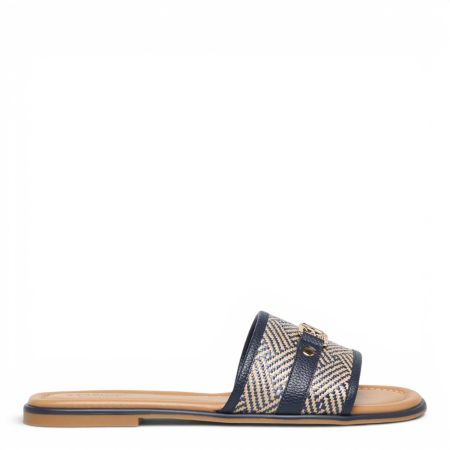 FLAT SANDALS