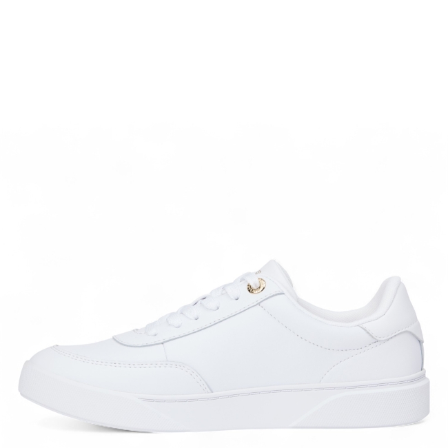 ESSENTIAL CHIC COURT SNEAKER