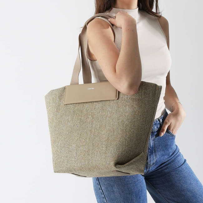 CK RAFFIA MEDIUM SHOPPER