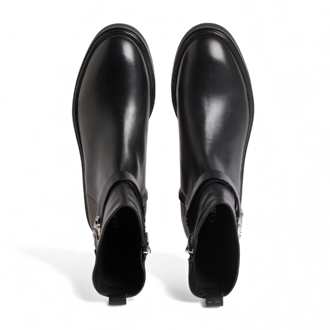 ANKLE BOOT W/ METAL LOGO