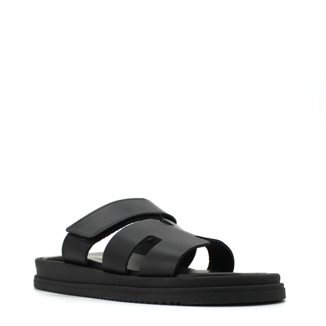 FLAT SANDALS