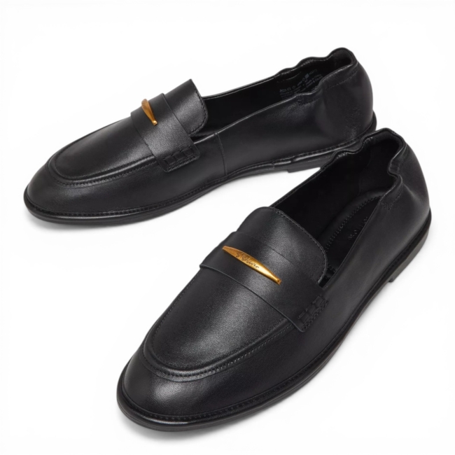 MOCCASINES