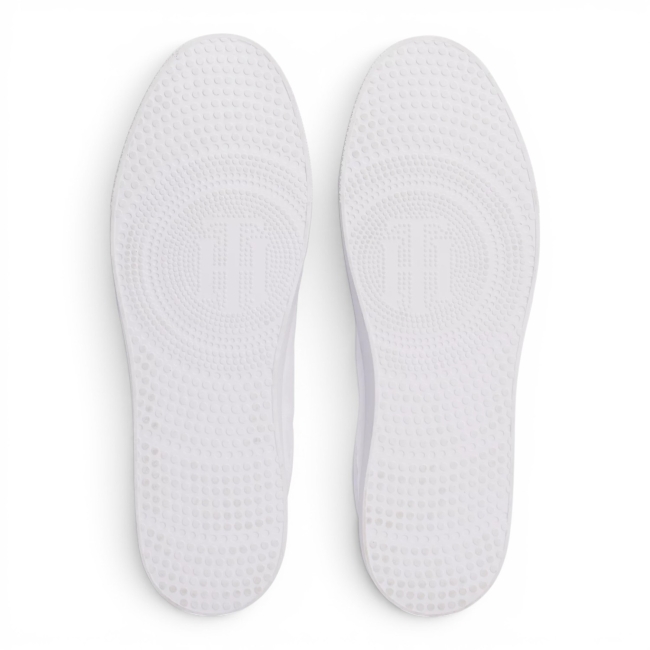 ESSENTIAL SNEAKER