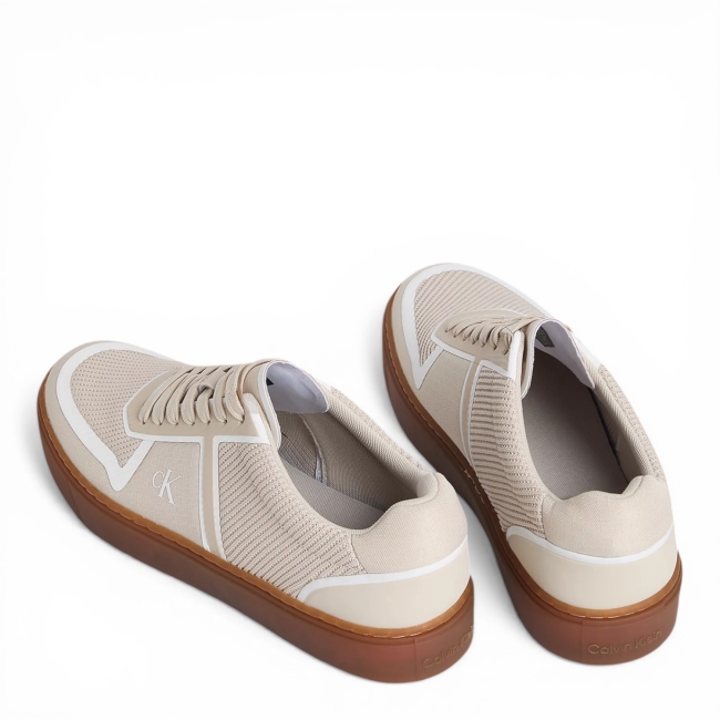 CLASSIC CUPS LACEUP KNIT