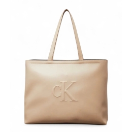 SCULPTED SLIM TOTE34