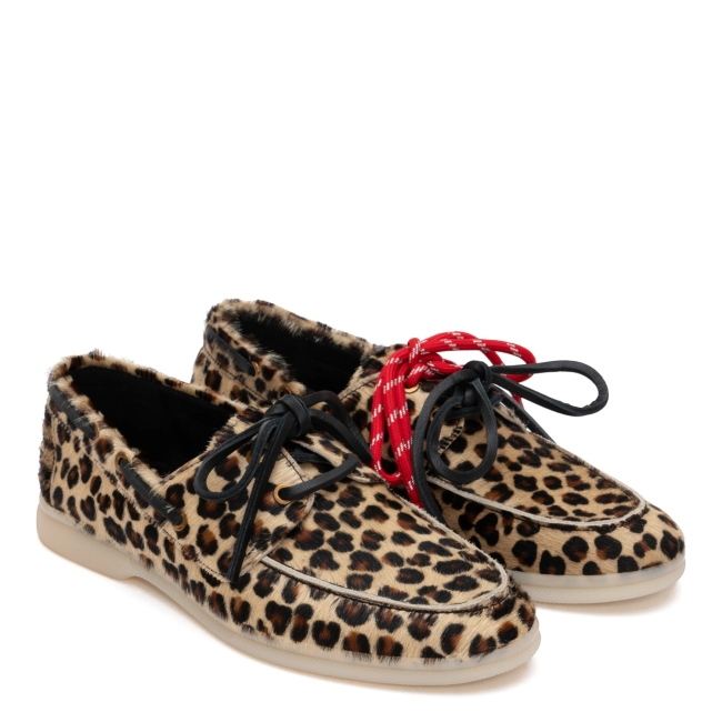 MOCCASINES
