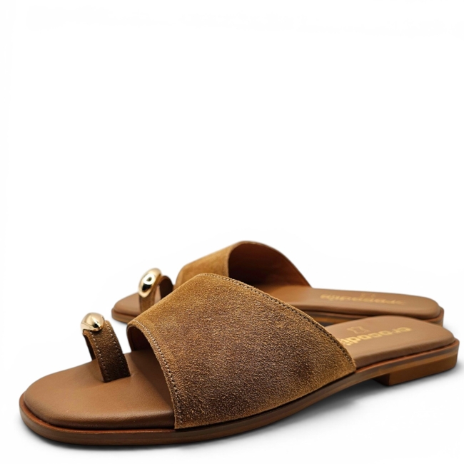 FLAT SANDALS