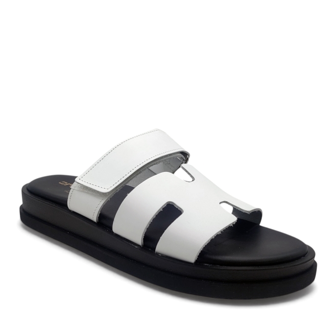FLAT SANDALS