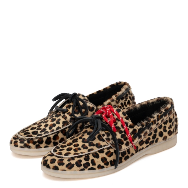 MOCCASINES