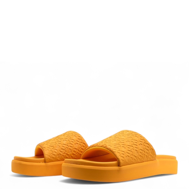 TH PLATFORM POOL SLIDE