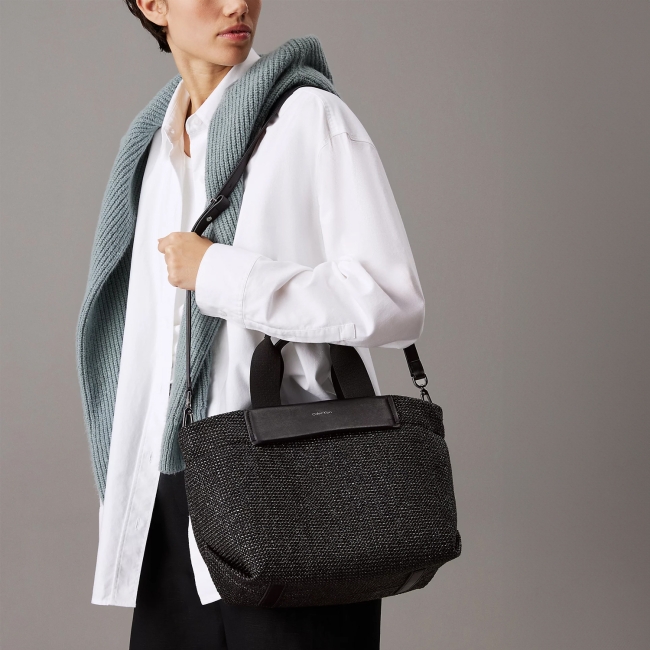 CK RAFFIA SMALL TOTE CROSSBODY