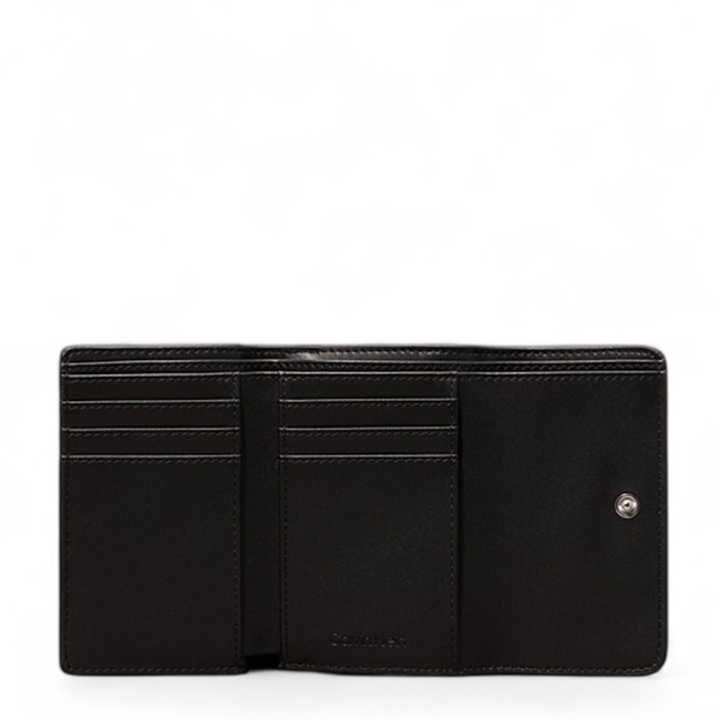 CK MUST SMALL TRIFOLD_MONO