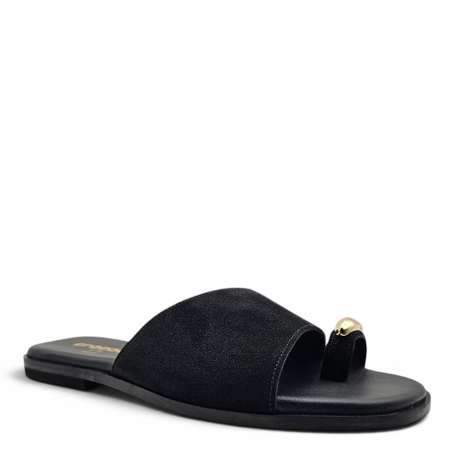 FLAT SANDALS