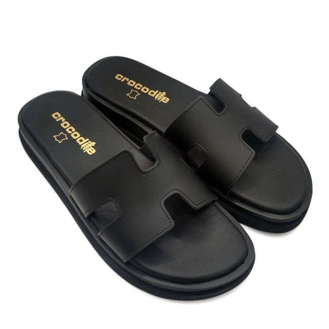 FLAT SANDALS