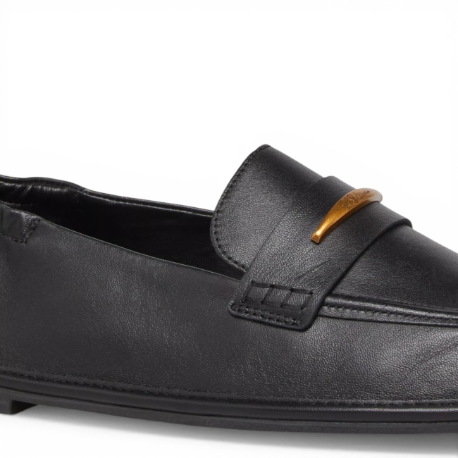 MOCCASINES